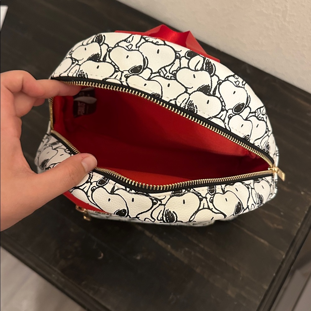 Mini Snoopy backpack - Picture 3 of 4
